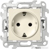 Розетка с заземлением и шторками Schuko 2Р+Е 16A 250В~ с системой Push&Go цвета слоновая кость S24 H
