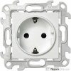 Розетка с заземлением и шторками Schuko 2Р+Е 16A 250В~ белого цвета S24 Harmonie